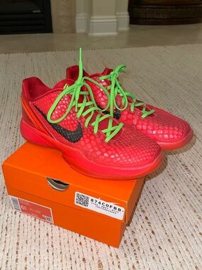 Nike Kobe VI “Reverse Grinch” basketball shoes